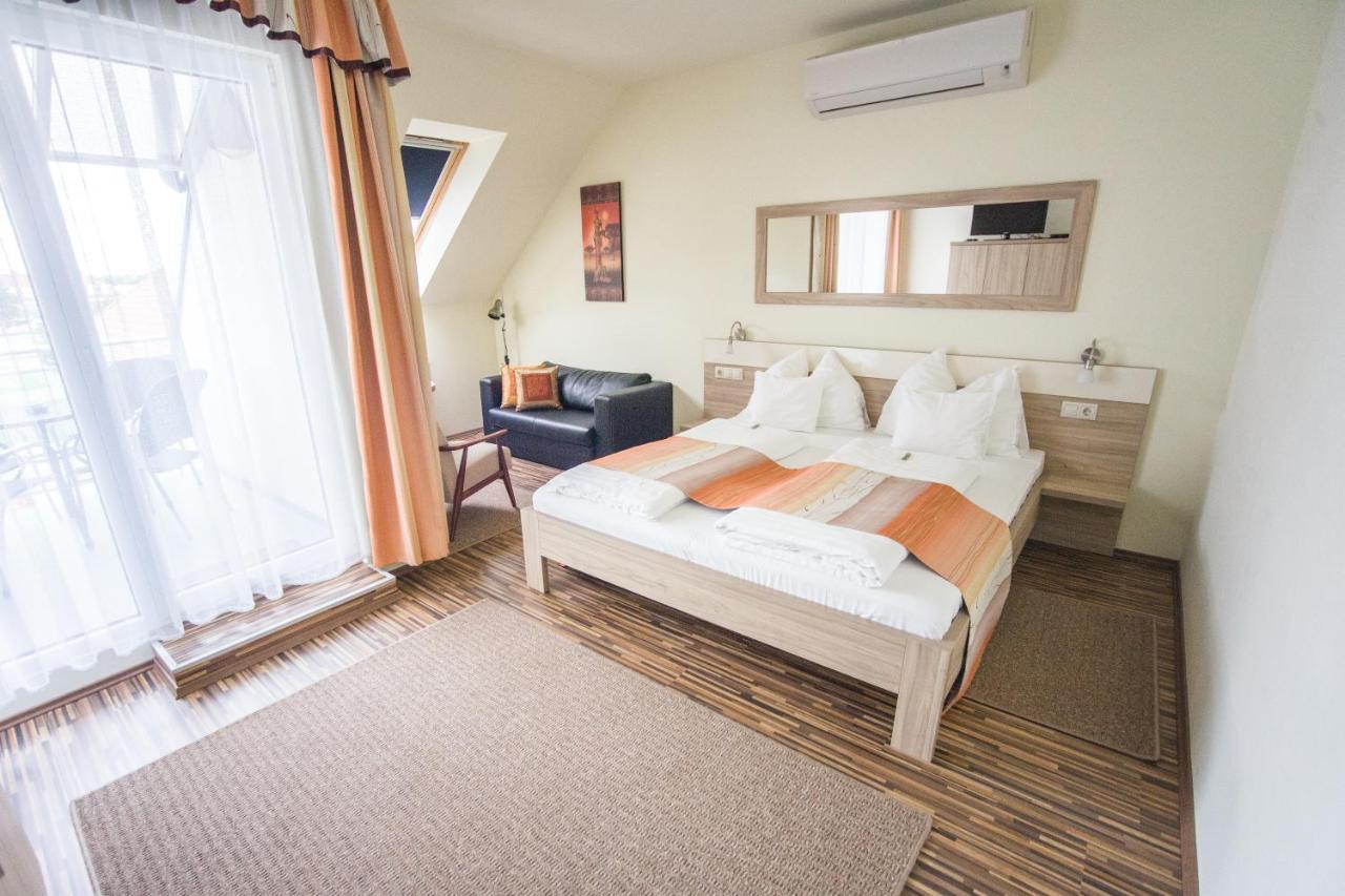 Azur Haz Gyoengyvirag Apartman Sárvár Exterior foto