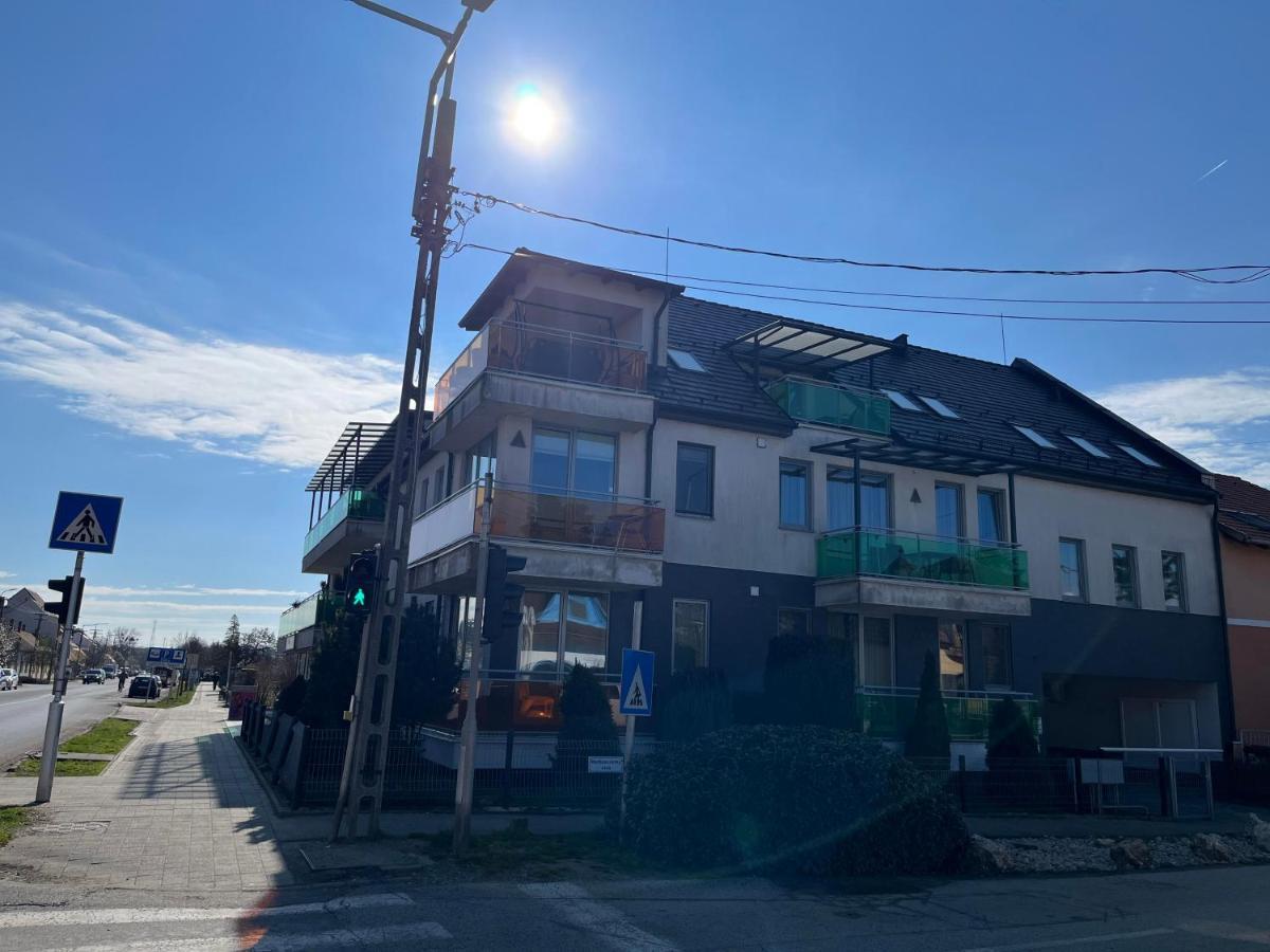 Azur Haz Gyoengyvirag Apartman Sárvár Exterior foto